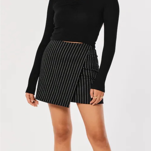 Hollister Skirts Nwt Hollister Pinstripe Ultra High Rise Mini Skirt Size L Poshmark